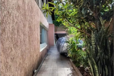 Sobrado à venda com 4 quartos, sendo 2 suítes,  em Jardim Morumbi, São Paulo, SP