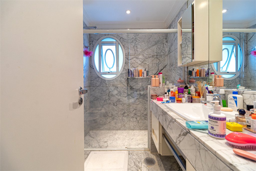 Apartamento à venda com 5 suítes em Moema, São Paulo, SP