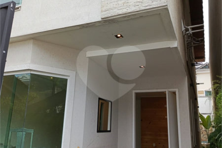 Casa à venda com 3 quartos, sendo 1 suíte, no condomínio Paraíso Classe A, Rio de Janeiro - RJ