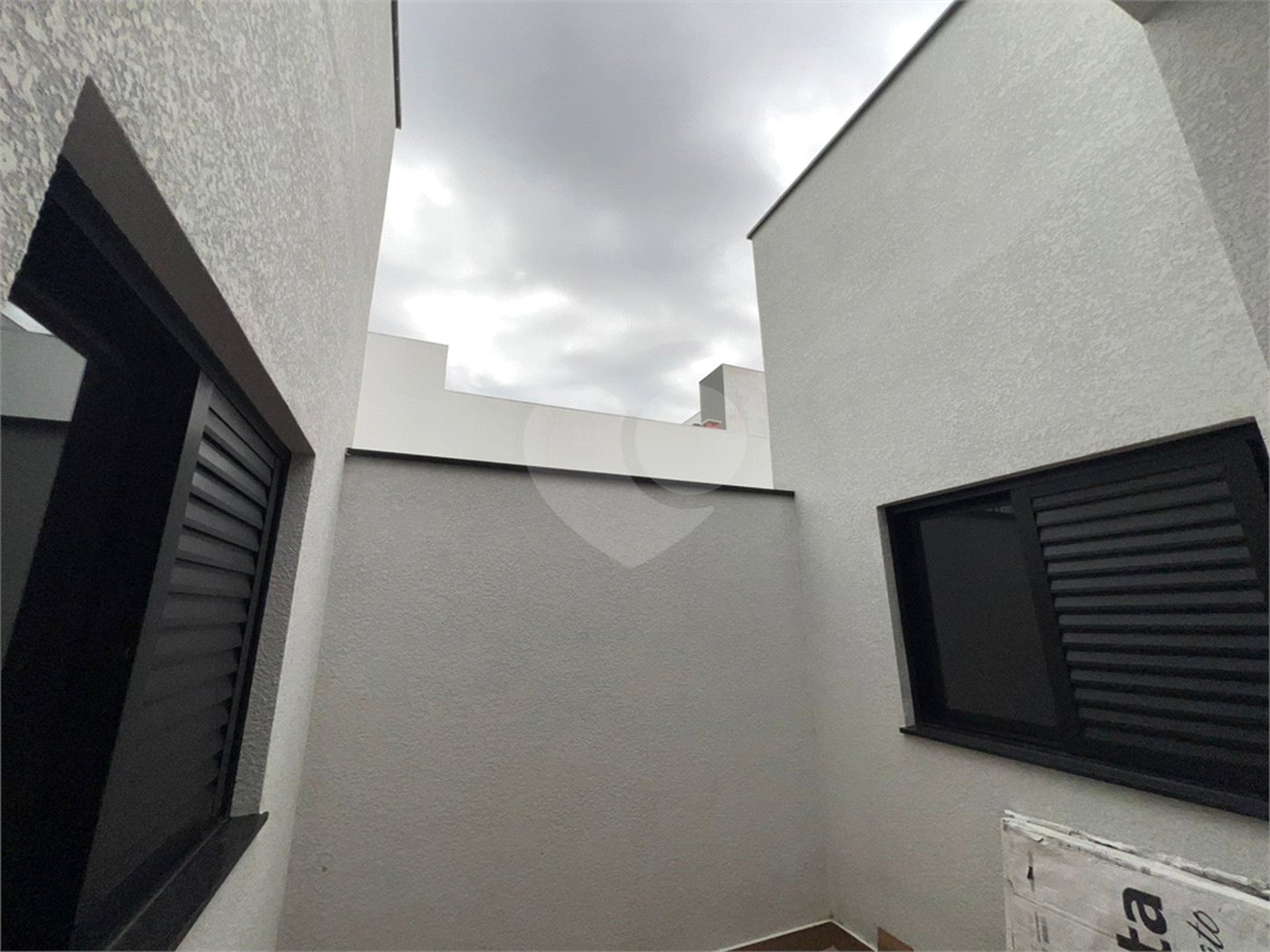 Casa à venda com 3 quartos, sendo 1 suíte, no condomínio Horto Florestal Villagio, Sorocaba - SP