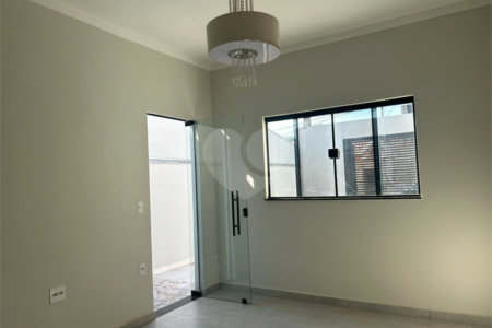 Casa à venda com 2 quartos, sendo 1 suíte, em Vila Santana, Itapetininga, SP
