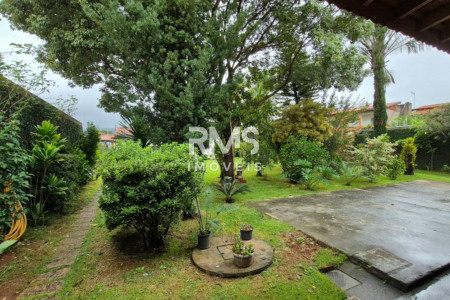 Casa à venda com 4 quartos, sendo 1 suíte,  em Villarejo Sopé da Serra (Vilarejo), Cabreúva, SP