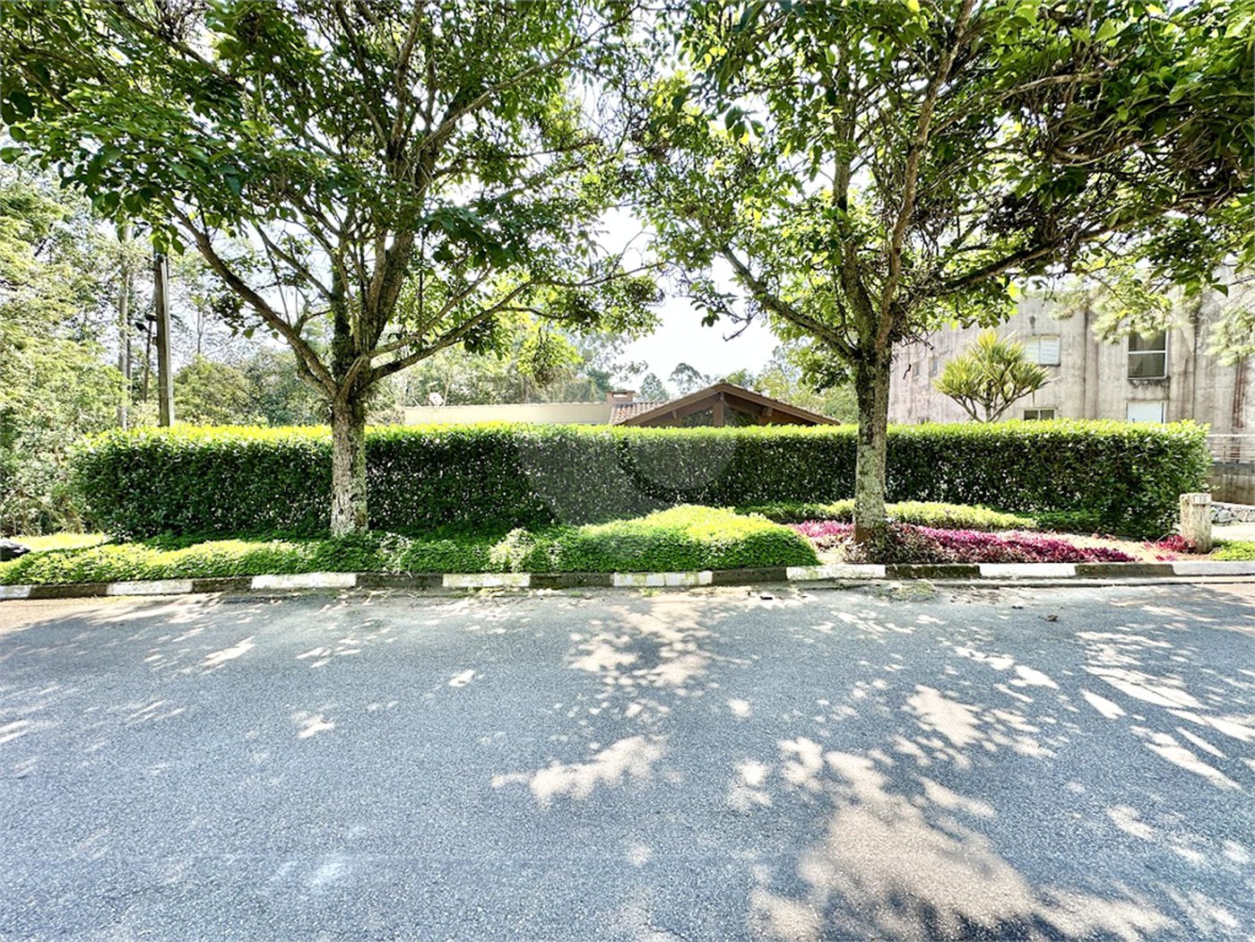Casa à venda com 4 suítes no condomínio Parque das Artes, Embu das Artes - SP