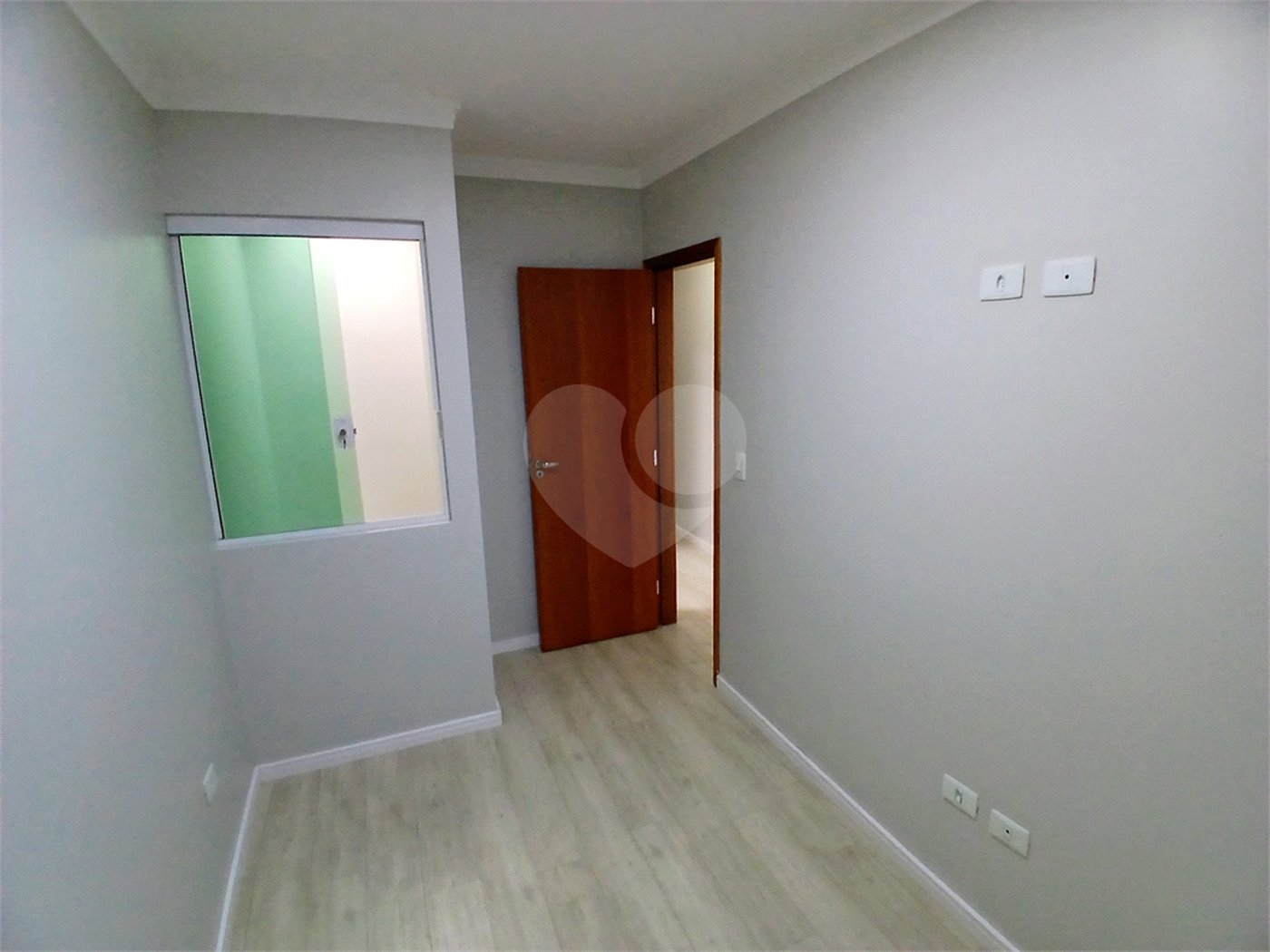 Sobrado à venda com 3 quartos, sendo 1 suíte,  em Parque Vitória, São Paulo, SP