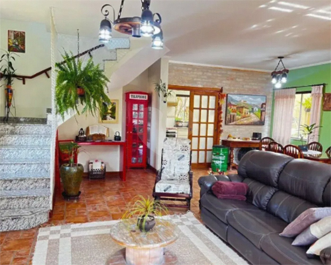 Sobrado à venda com 5 quartos, sendo 1 suíte,  em Tremembé, São Paulo, SP