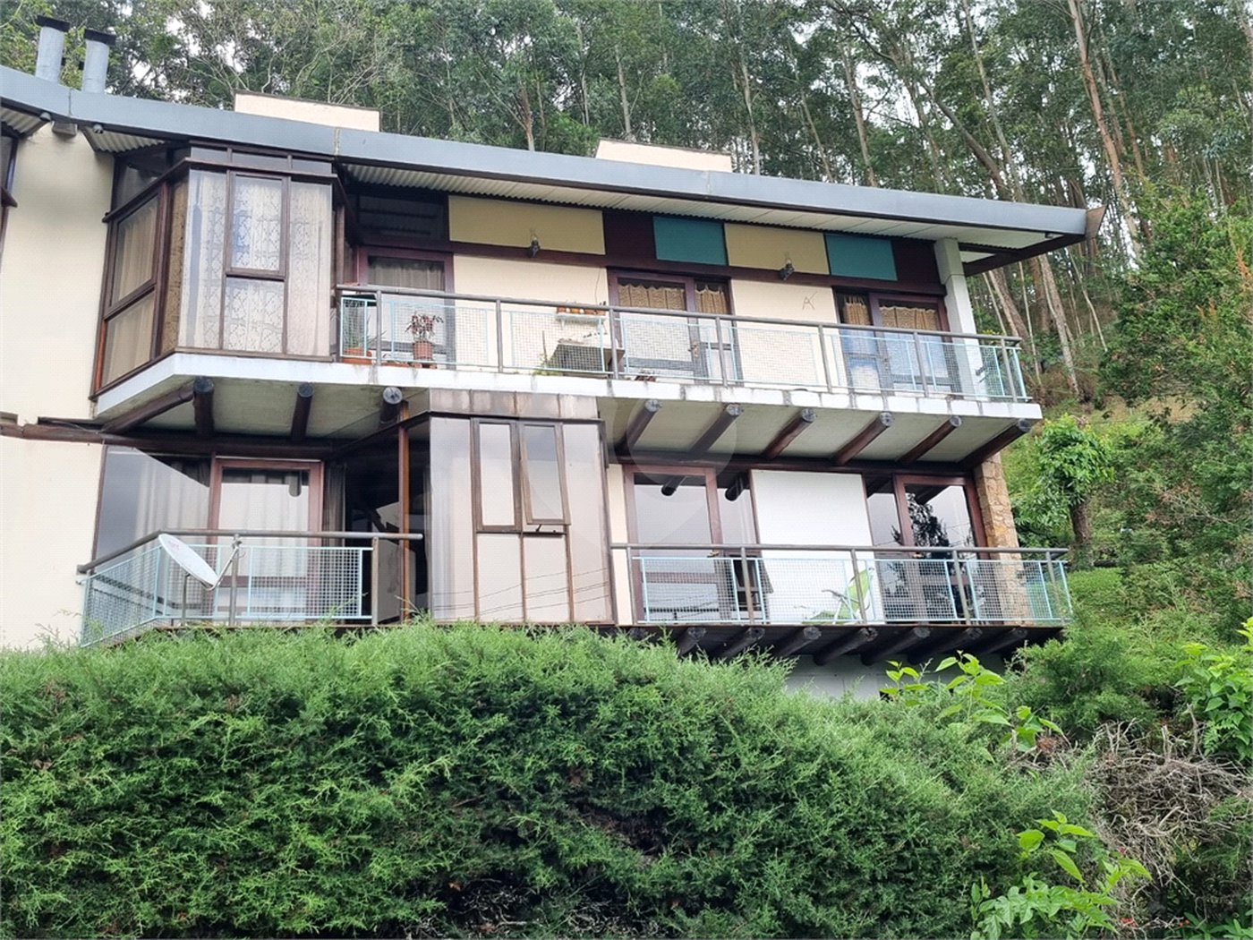 Apartamento à venda com 3 quartos, sendo 2 suítes, em Cônego, Nova Friburgo, RJ