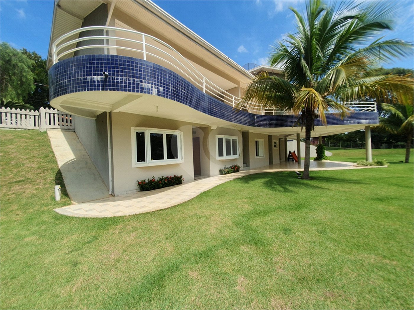 Casa à venda com 5 suítes no condomínio Vila Hípica I, Vinhedo - SP