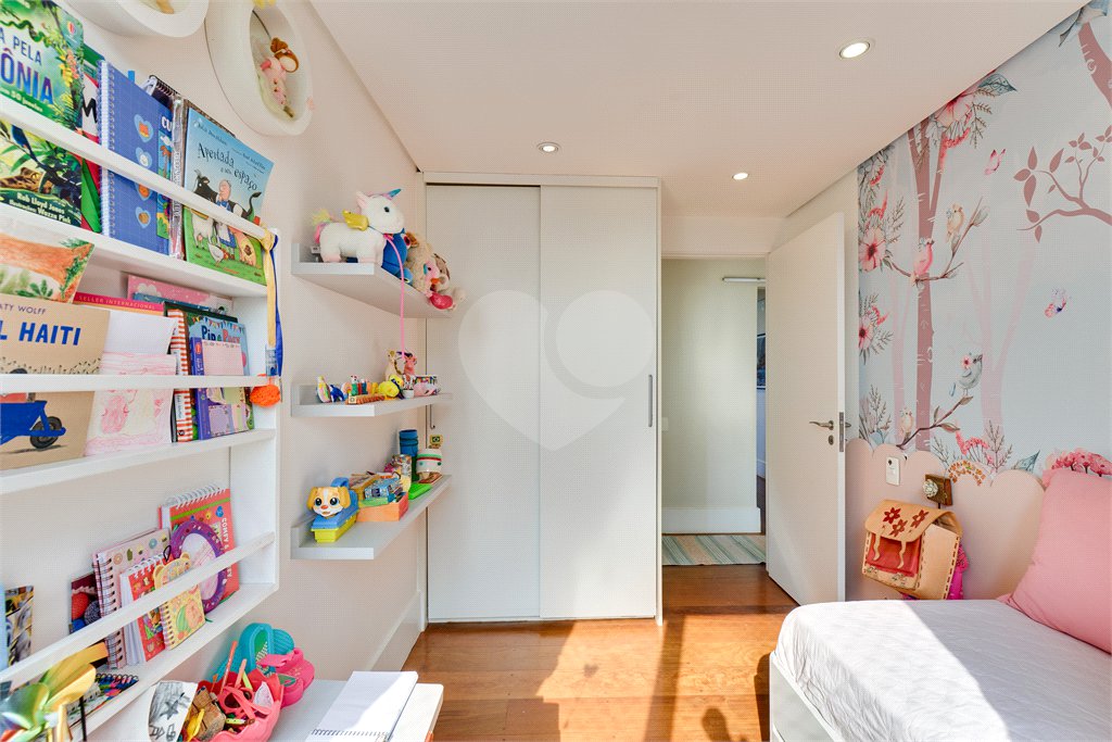 Apartamento à venda com 3 quartos, sendo 2 suítes,  em Alto da Boa Vista, São Paulo, SP