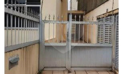 Sobrado à venda com 4 quartos, sendo 3 suítes,  em Jardim Petrópolis, São Paulo, SP