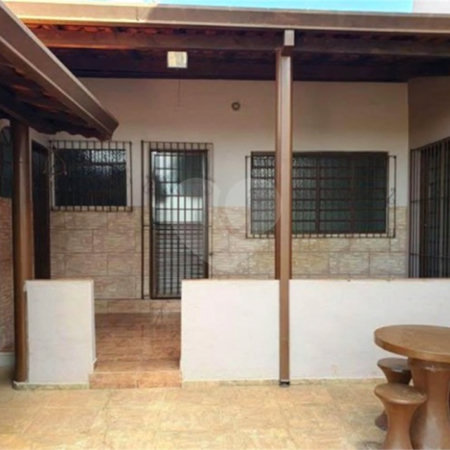 Casa à venda com 3 quartos, sendo 1 suíte, no Centro, Ouro Fino, MG