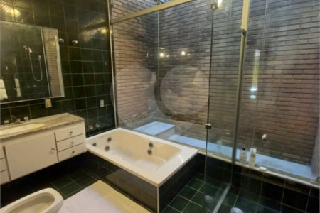 Casa à venda com 5 quartos, sendo 2 suítes, no condomínio Estância Marambaia, Vinhedo - SP