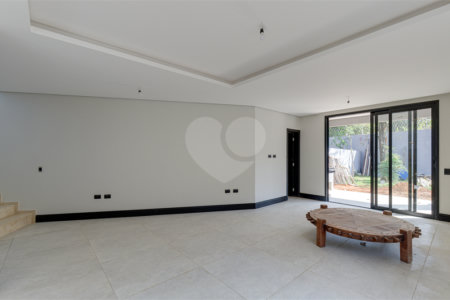 Casa à venda com 4 suítes no condomínio Reserva Robélia, São Paulo - SP