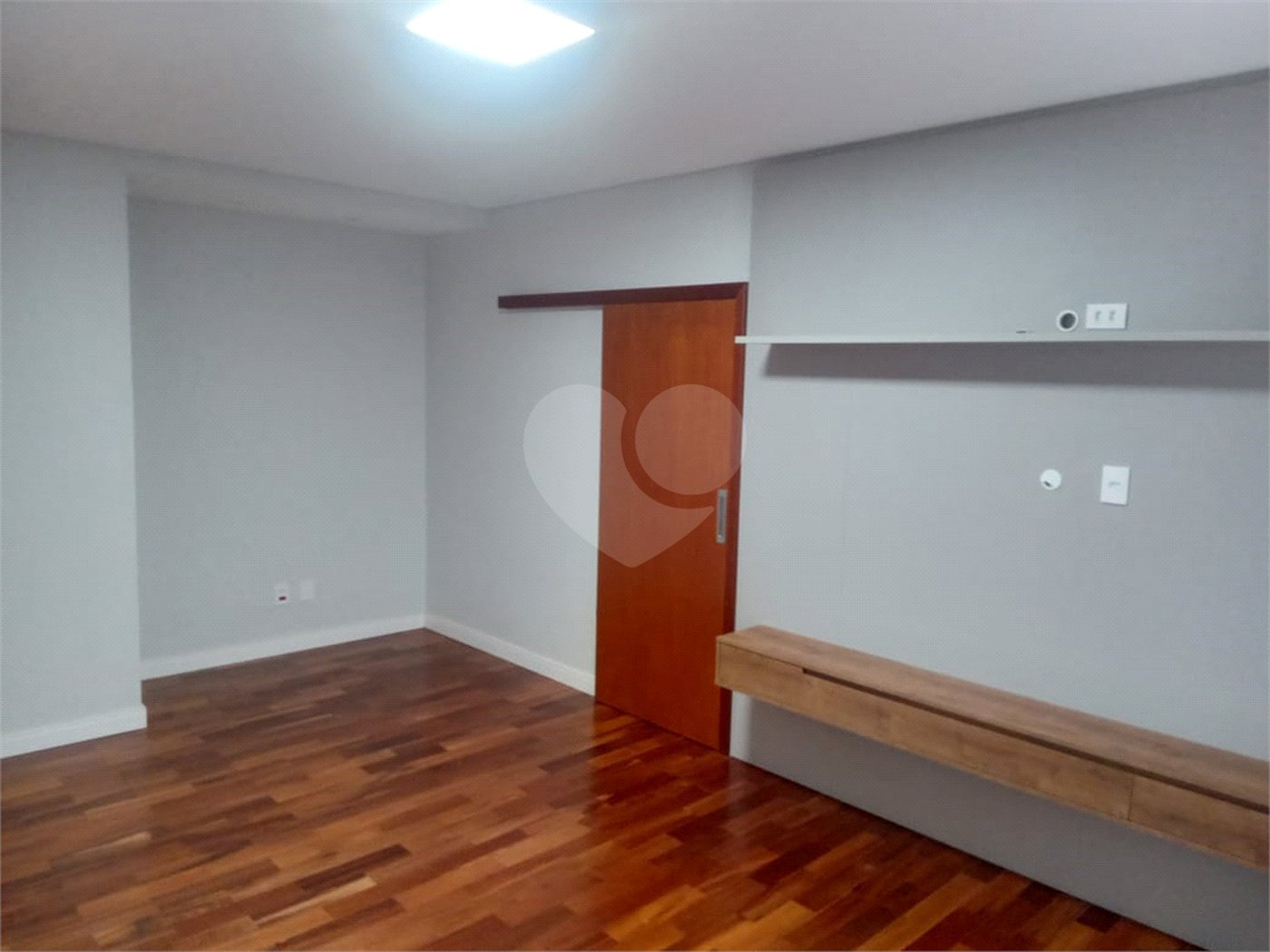 Casa à venda com 4 quartos, sendo 3 suítes,  no condomínio Residencial Montreal, São Carlos - SP