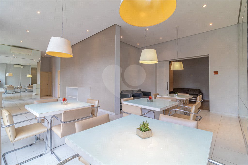 Apartamento à venda com 3 quartos, sendo 1 suíte,  em Morumbi, São Paulo, SP
