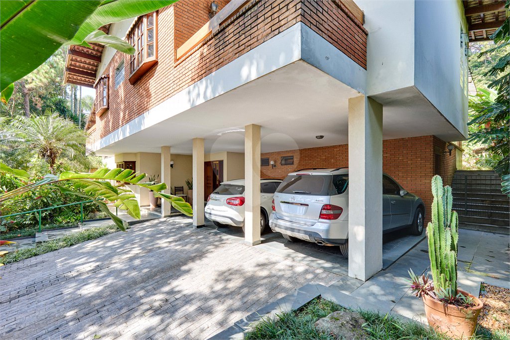 Casa à venda com 4 quartos, sendo 2 suítes, em Jardim Cordeiro, São Paulo, SP