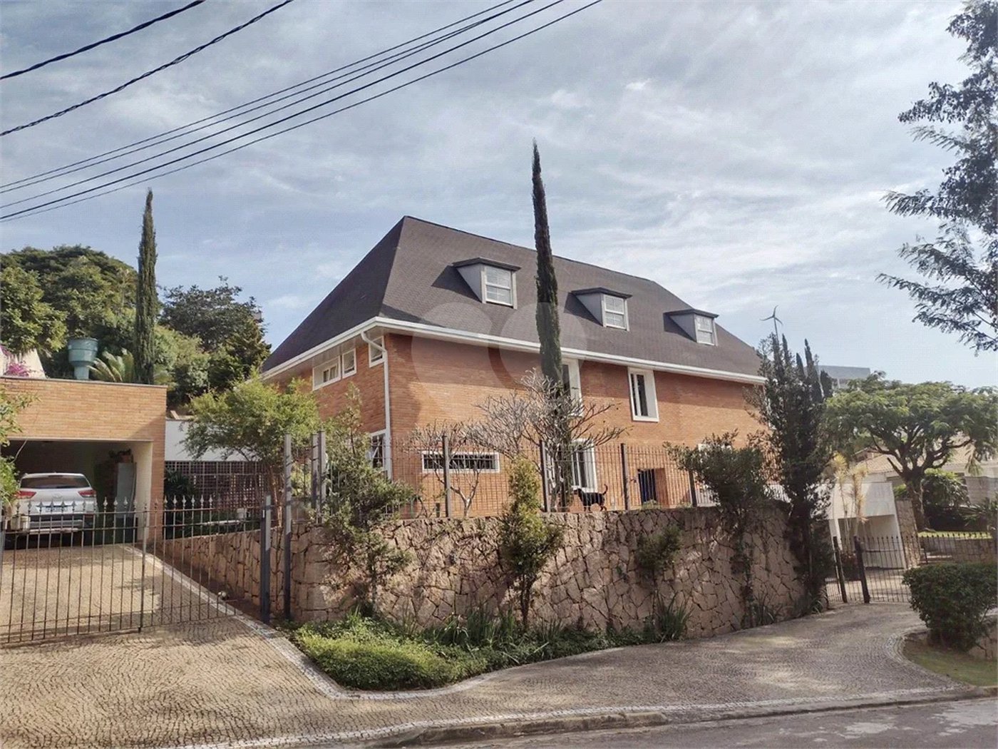 Casa à venda com 5 quartos, sendo 4 suítes, no condomínio Malota, Jundiaí - SP