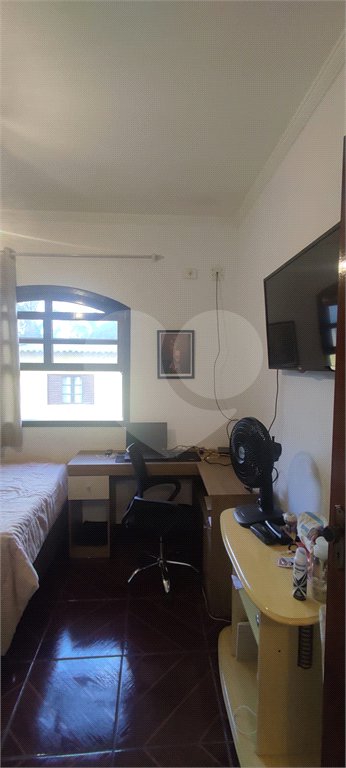 Sobrado à venda com 6 quartos, sendo 1 suíte, em Vila Acoreana, Poá, SP