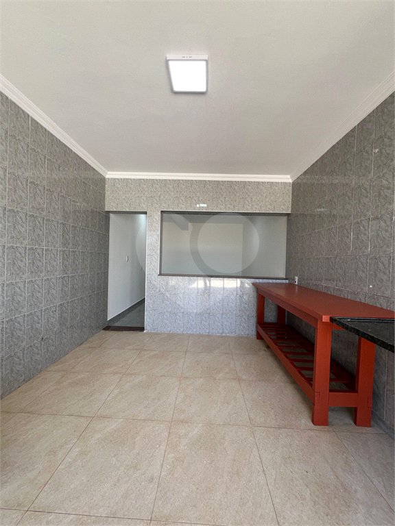 Sobrado à venda com 3 quartos, sendo 1 suíte, em Conjunto Habitacional Brás Cubas, Mogi das Cruzes, SP