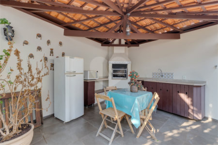 Casa Térrea à venda com 3 suítes em Granja Julieta, São Paulo, SP