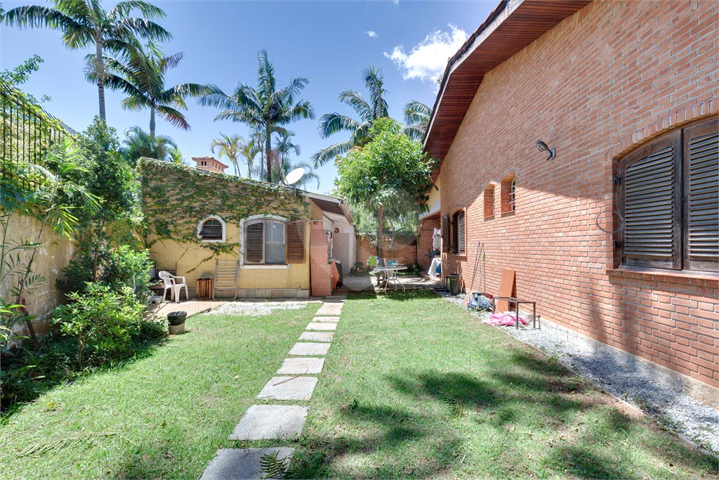 Casa Térrea à venda com 3 suítes em Jardim dos Estados, São Paulo, SP