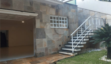 Casa Térrea à venda ou para alugar com 4 suítes em Jardim São Bento, São Paulo, SP