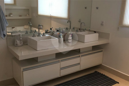 Casa à venda com 5 suítes no condomínio Village Ipanema 1, Araçoiaba da Serra - SP