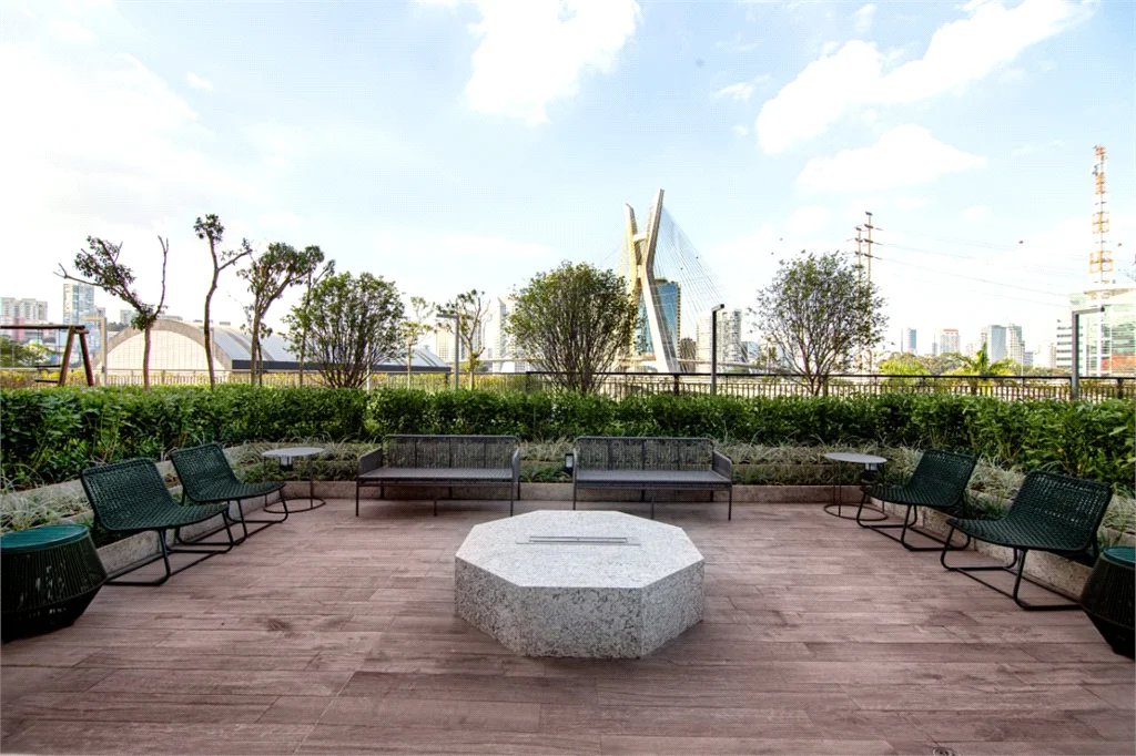 Apartamento à venda com 4 suítes em Real Parque, São Paulo, SP