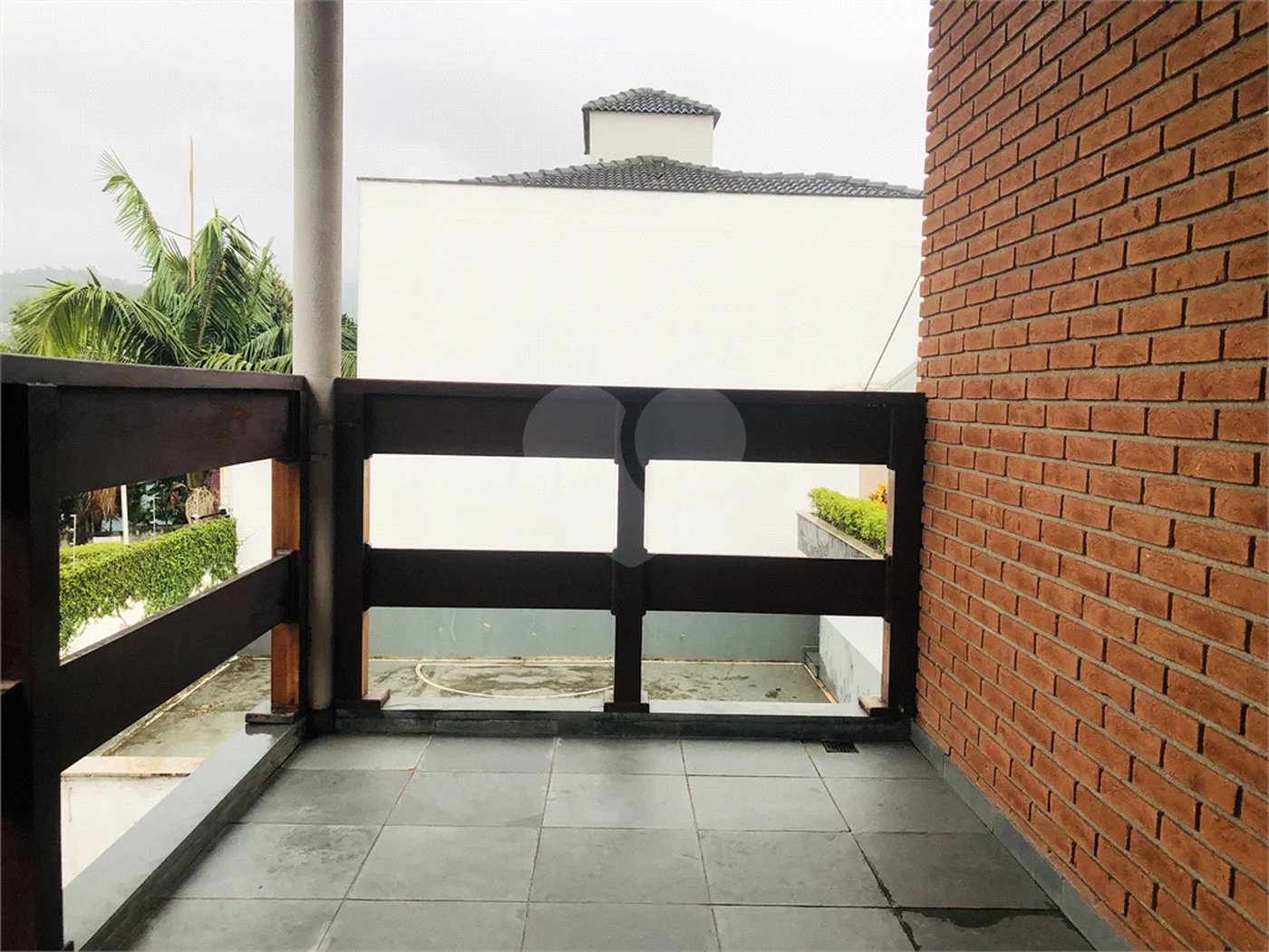 SOBRADO A VENDA NO TREMEMBÉ - 3 DORMS. (1 SUÍTE) E 5 VAGAS