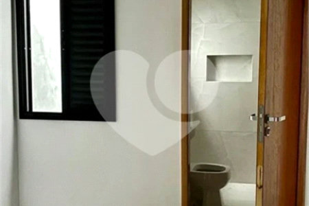Sobrado à venda com 3 suítes em Vila Ré, São Paulo, SP