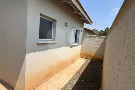 Casa à venda com 2 quartos, sendo 1 suíte, no condomínio Residencial Bela Vida- Bom Jesus dos Perdões, Bom Jesus dos Perdões - SP