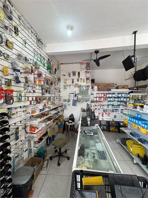 Salão para alugar em Vila Acoreana, Poá, SP