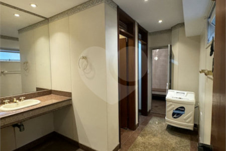 Cobertura à venda ou para alugar com 5 quartos, sendo 4 suítes, em Santo Amaro, São Paulo, SP
