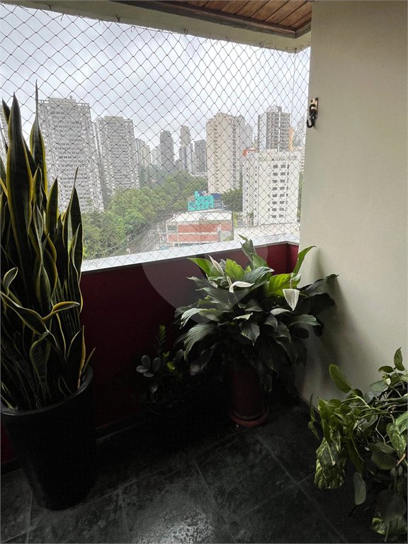 Apartamento à venda com 3 quartos, sendo 1 suíte, em Jardim Londrina, São Paulo, SP