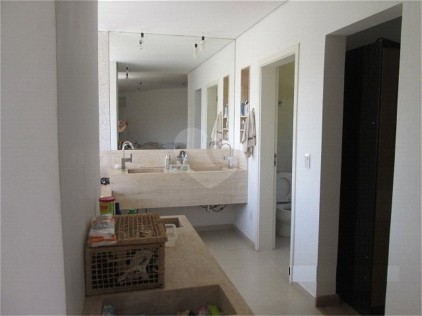 Casa à venda com 6 suítes no condomínio Jardim Primavera, Louveira - SP