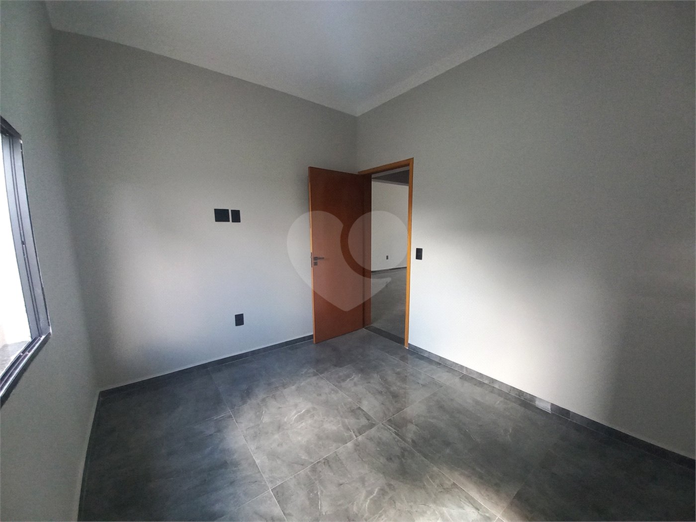 Casa à venda com 3 quartos, sendo 1 suíte, no condomínio Horto Florestal Villagio, Sorocaba - SP