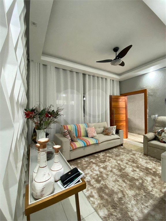 Casa à venda com 3 quartos, sendo 1 suíte, em Residencial Parque Laguna, Salto, SP