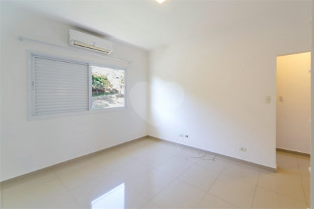 Casa à venda com 4 quartos, sendo 3 suítes,  no condomínio Parque Esplanada, Votorantim - SP