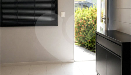 Casa à venda com 3 quartos, sendo 1 suíte,  no condomínio Maison Vert, Várzea Grande - MT