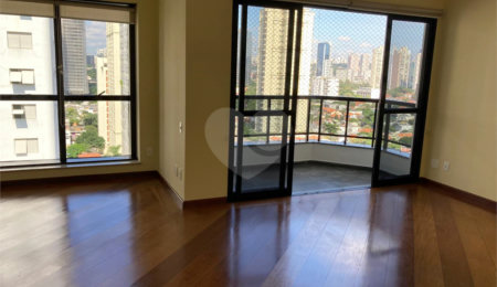 Apartamento para alugar com 3 quartos, sendo 1 suíte,  em Brooklin, São Paulo, SP