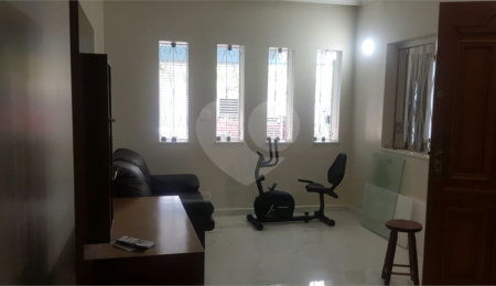 Sobrado à venda com 4 quartos, sendo 2 suítes, em Vila Hamburguesa, São Paulo, SP