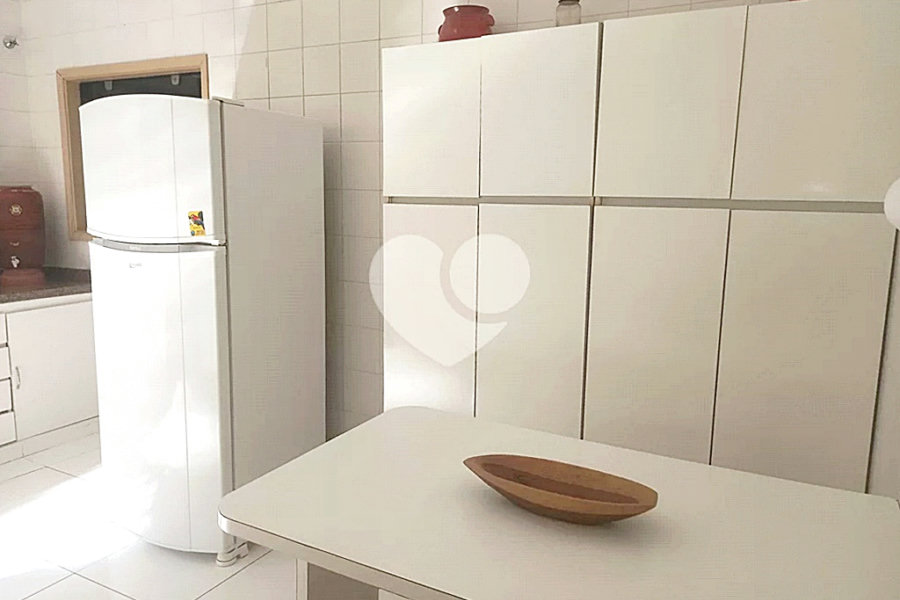Sobrado à venda com 4 quartos, sendo 1 suíte, em Tremembé, São Paulo, SP