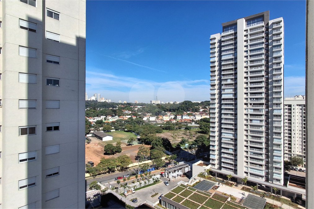 Apartamento à venda com 3 suítes em Vila Anastácio, São Paulo, SP