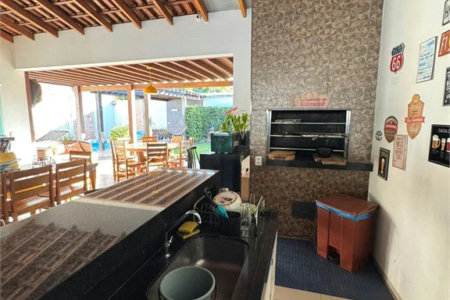 Casa à venda com 3 suítes no Centro, Balsas, MA
