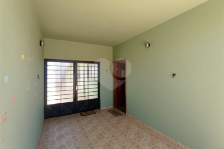 Casa à venda com 3 quartos, sendo 1 suíte, em Jardim Vieira de Moraes, Itapetininga, SP