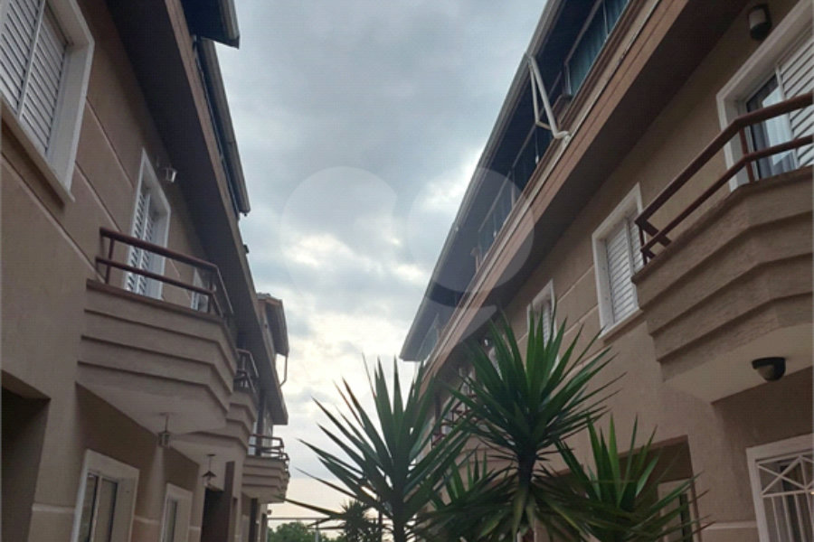 Casa à venda com 3 quartos, sendo 1 suíte, no condomínio Algarve Residencial, São Paulo - SP