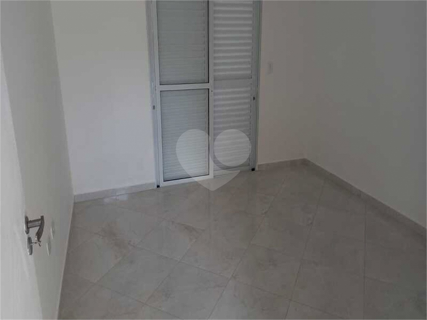 Casa à venda com 4 quartos, sendo 2 suítes,  no condomínio Jardim Imperador, Igaratá - SP