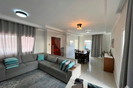 Casa à venda com 3 quartos, sendo 1 suíte, no condomínio Villa Suiça, Sorocaba - SP