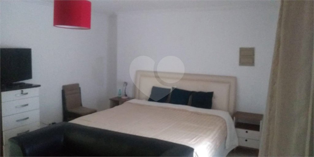 Sobrado à venda com 5 quartos, sendo 4 suítes, em Horto, São Paulo, SP