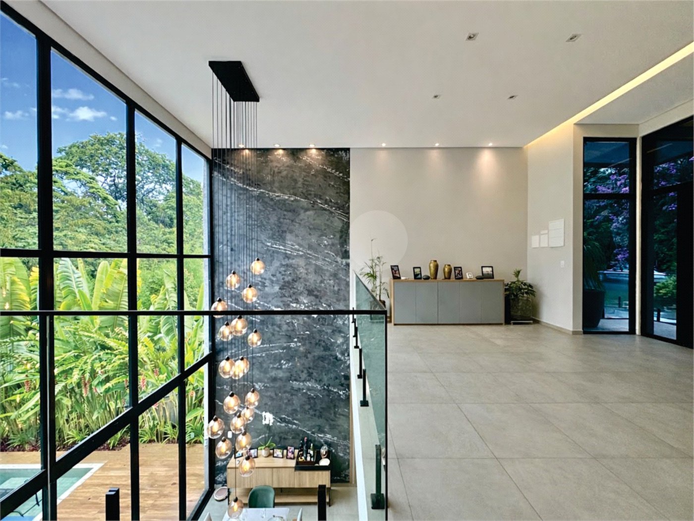Casa à venda com 3 suítes no condomínio Reserva Santa Maria, Jandira - SP