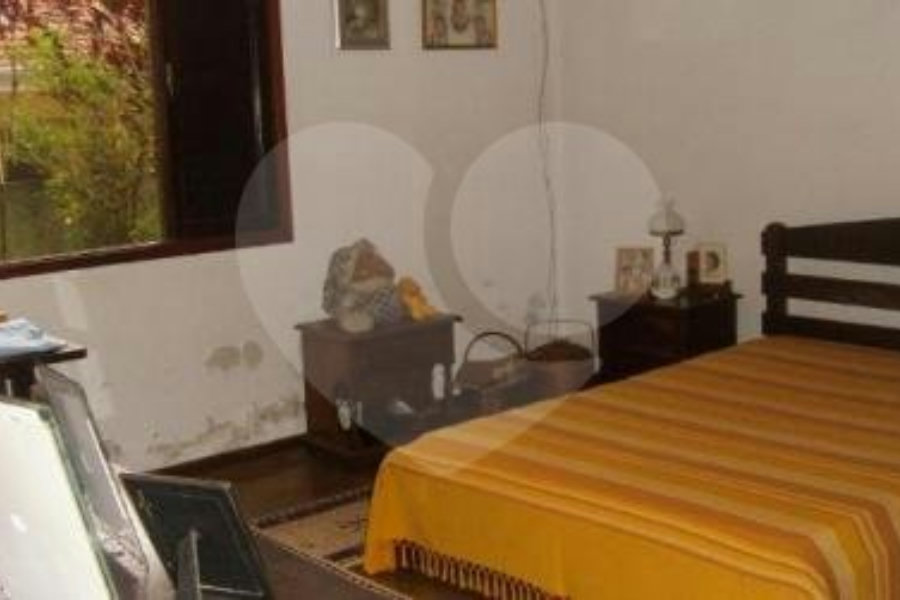 Casa Térrea à venda com 3 quartos em Vila Irmãos Arnoni, São Paulo, SP